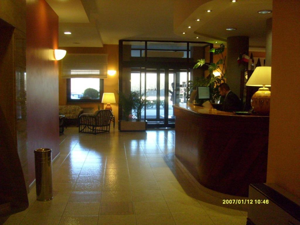 Hotel Des Alpes Rosta Екстер'єр фото